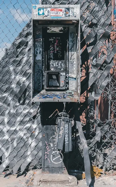 Load image into Gallery viewer, Willow: 1-person Phonebooth
