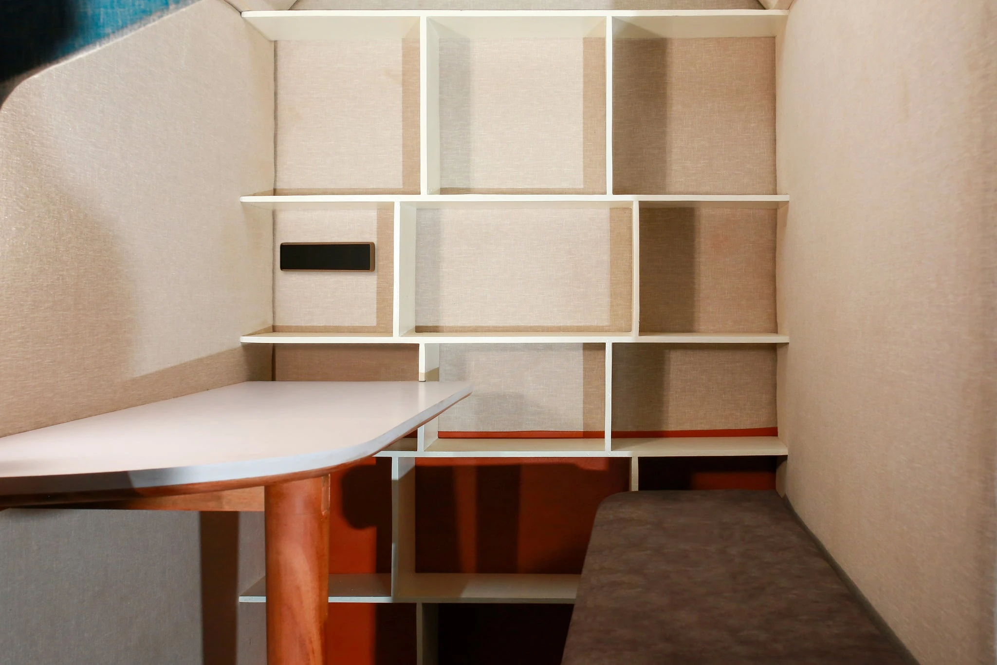 Wilma: Small Work Booth